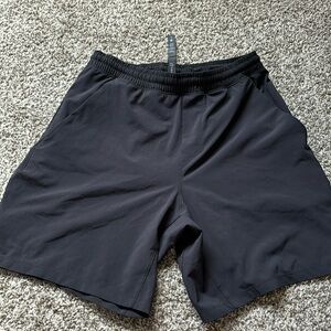 Men’s lulu shorts